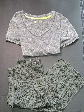 Tee & Olive Leopard Leggings